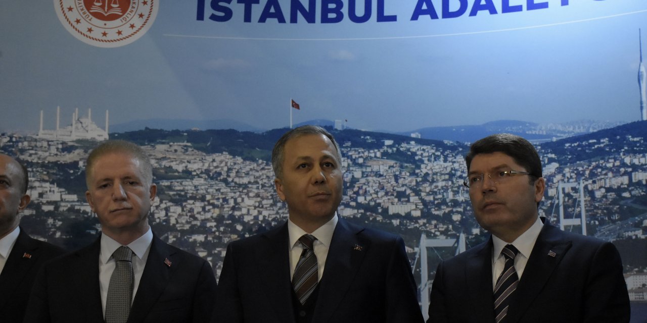 (Geniş Haber)-yerlikaya: 25 Adrese Yapılan Operasyonda 40 Kişi Gözaltına Alındı