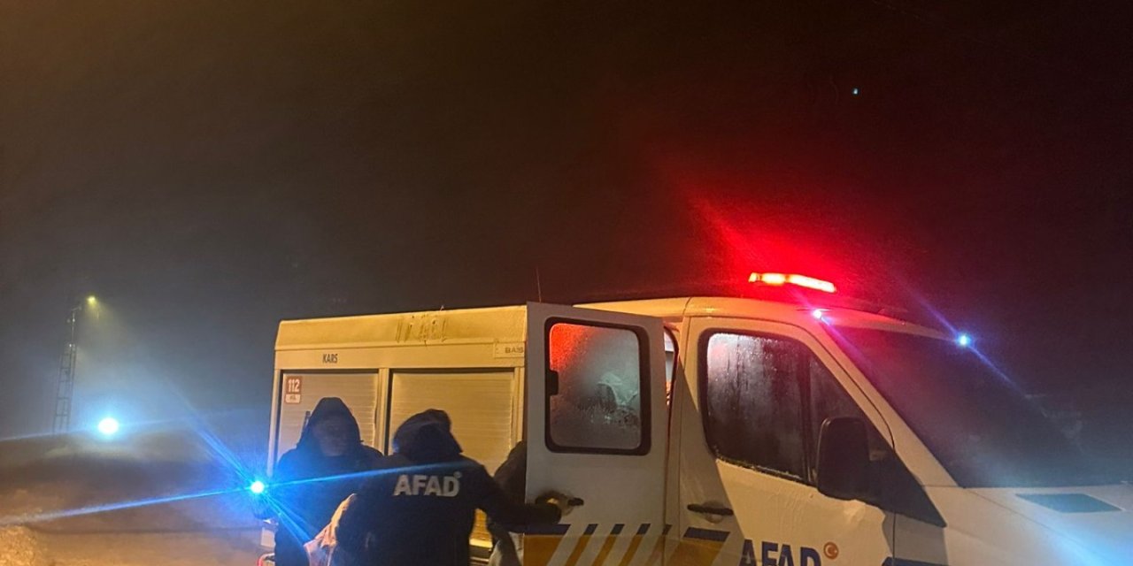Kars’ta Kar Nedeniyle Yolda Mahsur Kalan 110 Kişi Kurtarıldı