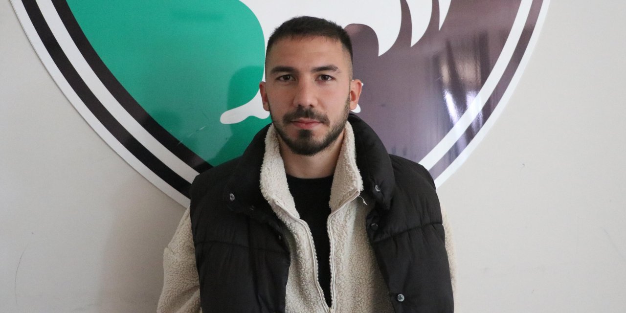 Maçta Elinde Cep Telefonuyla Görüntülenen Emre Sağlık Konuştu