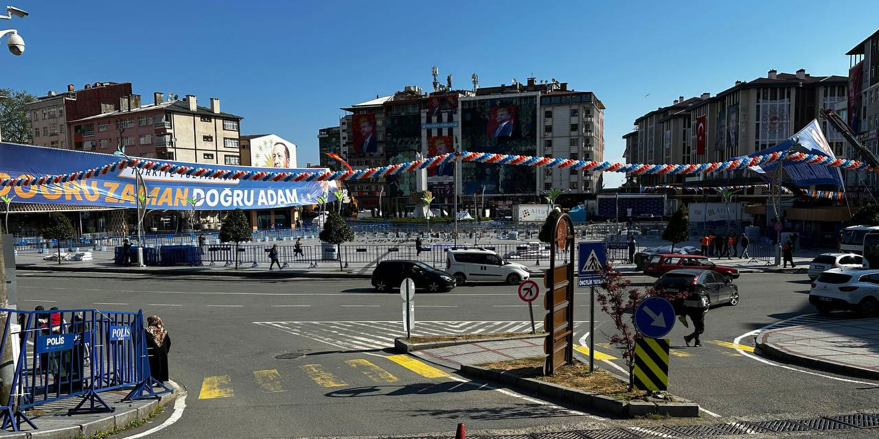 Rize Meydanı Cumhurbaşkanı Erdoğan’ı Bekliyor