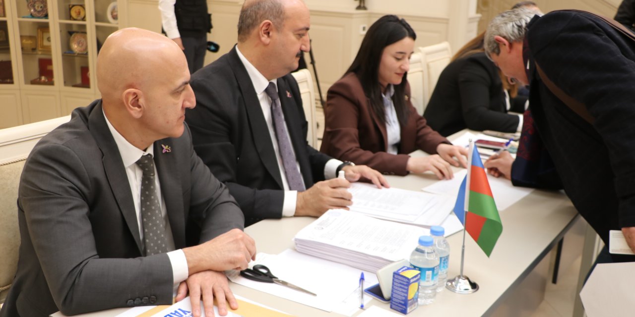 Azerbaycan'daki Cumhurbaşkanı Seçimi İçin Türkiye'deki Seçmenler Oy Kullandı