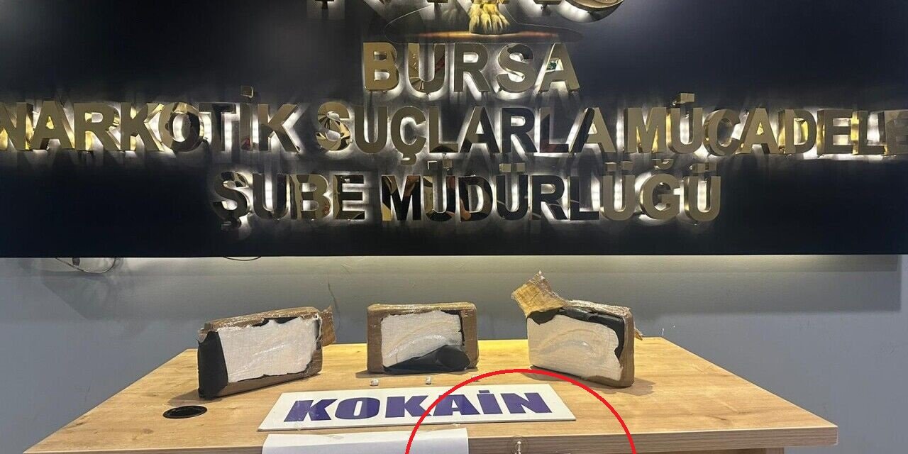 Sahte 'Basın Trafik Kartı' Bulunan Cipte 3 Kilo Kokain Ele Geçirildi