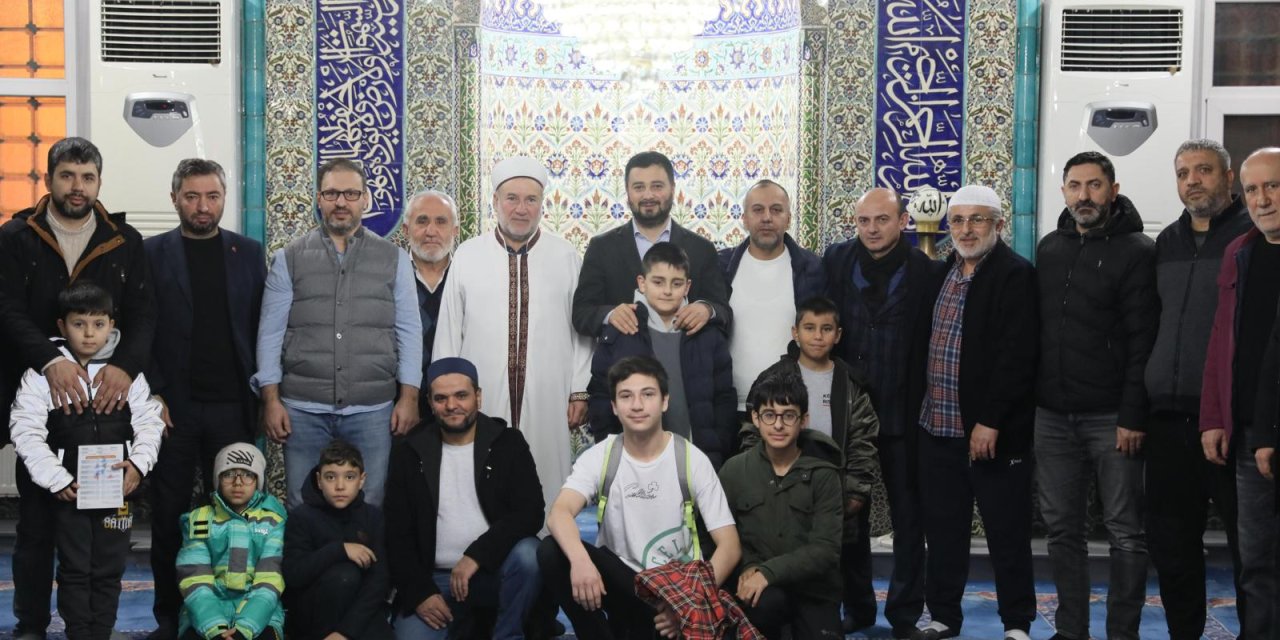 Kağıthane'de En Az 10 Kez Camiye Giden Çocuklara Bisiklet Hediye Ediliyor