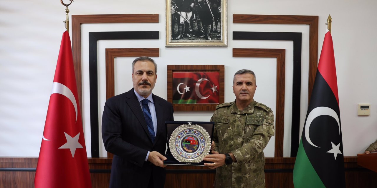 Bakan Fidan, Libya Görev Grubu Komutanlığı’nı Ziyaret Etti