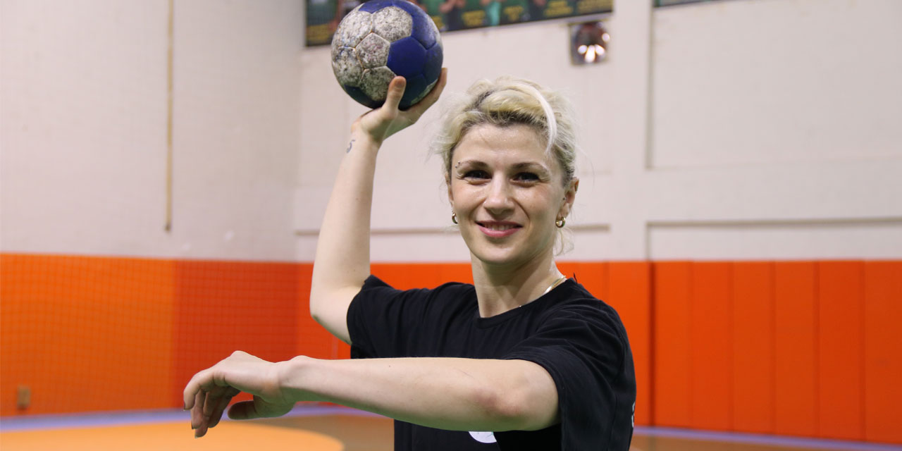 Hentbol liginin "gol kraliçesi" bu sezon da zirveyi bırakmadı