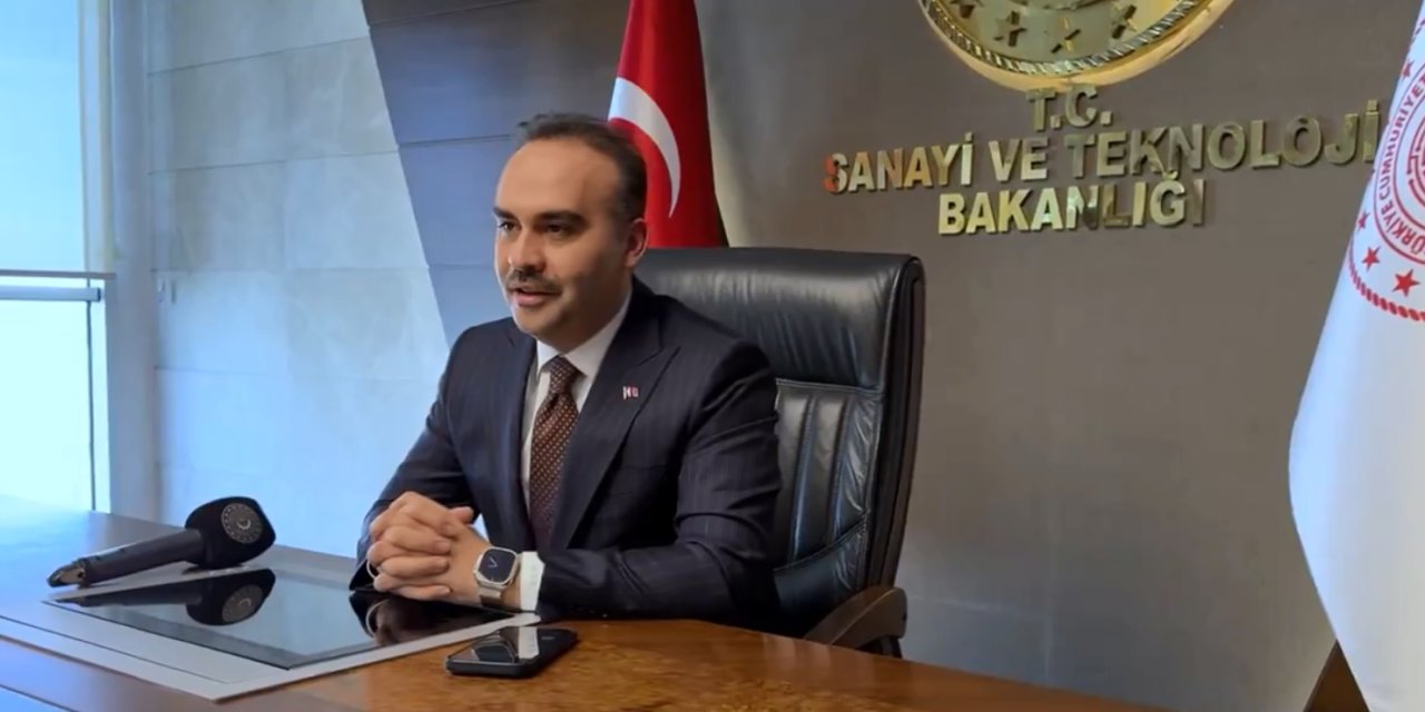 Bakan Kacır, Türkiye'nin İlk Astronotu Gezeravcı İle Telefonla Görüştü