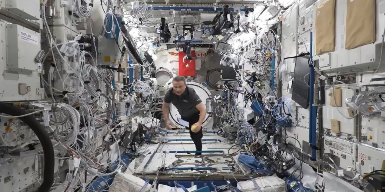 Gezeravcı, Mikro Yer Çekimi Ortamında Video Çekti