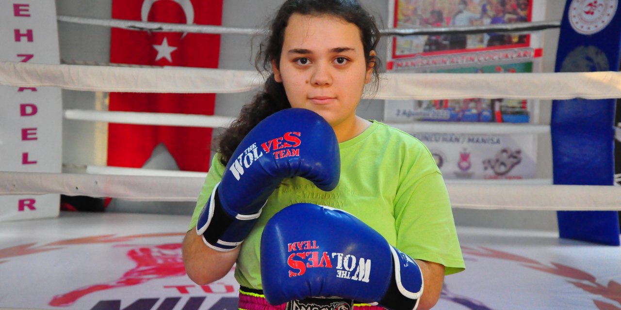 Zihinsel Engelli Yarennur, Muay Thai Sporuyla Hayata Tutunuyor