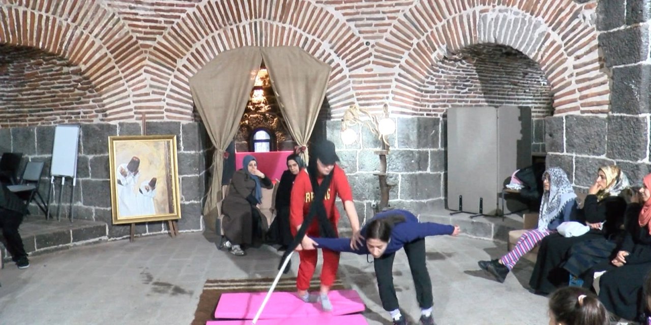 Diyarbakır'da Restore Edilen Burçta Kadınlara Savunma Eğitimi