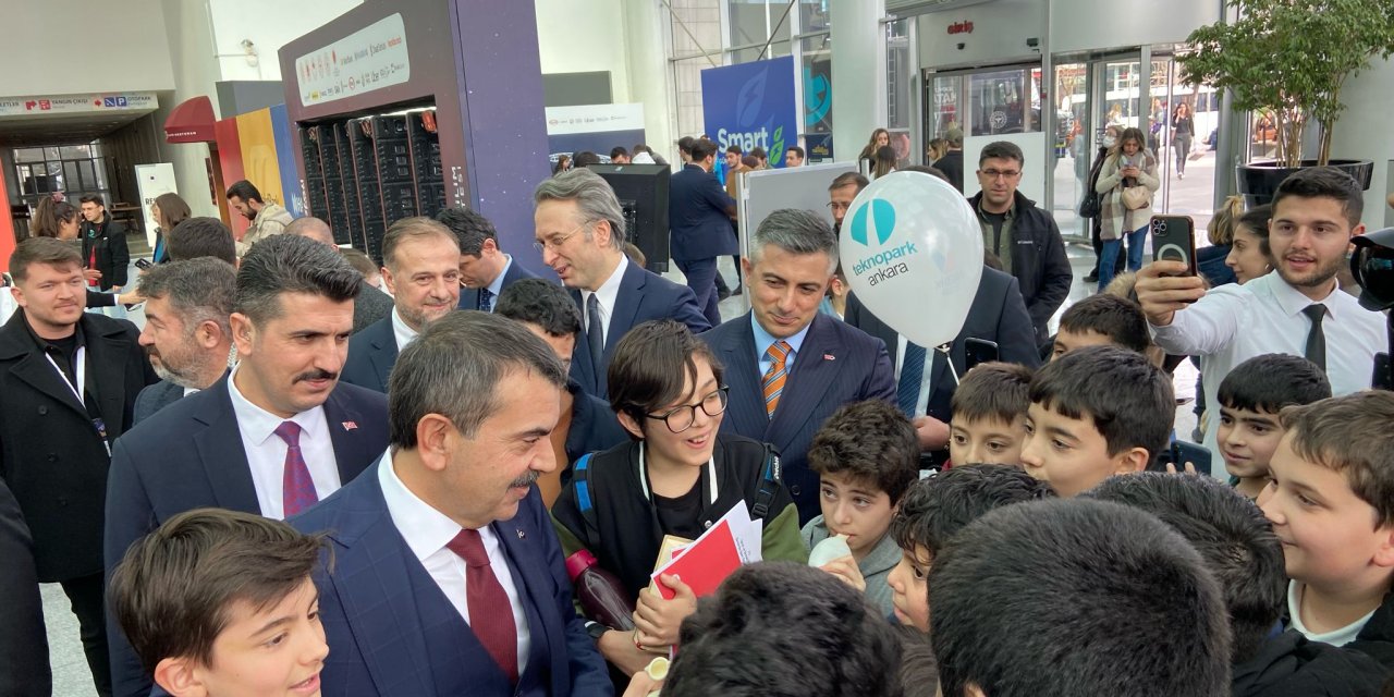 Bakan Tekin, 6'ncı Verimlilik Ve Teknoloji Fuarı'nı Ziyaret Etti