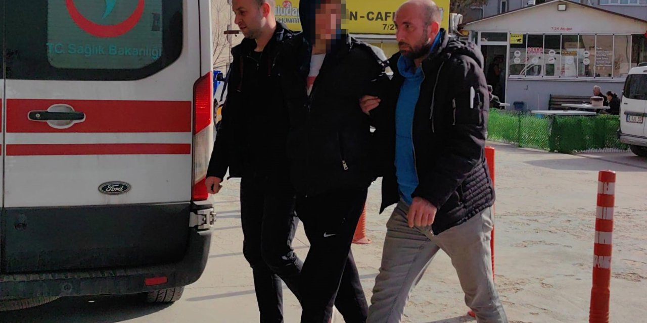 Hırsızlık İçin Girdiği Evin Sahibi İle Arkadaşını Bıçaklayan Şüpheli Yakalandı