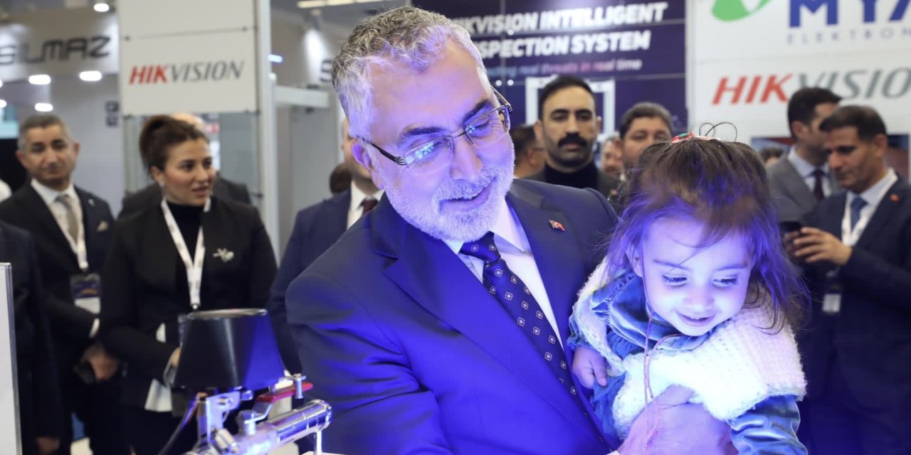 Bakan Işıkhan, 6'ncı Verimlilik Ve Teknoloji Fuarı'nı Gezdi