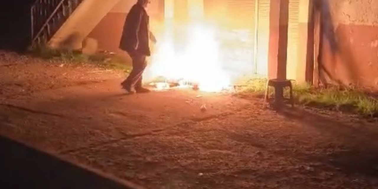 Polis Ekipleri, Yanma Tehlikesi Olan Türk Bayrağını Güvenli Yere Aldı