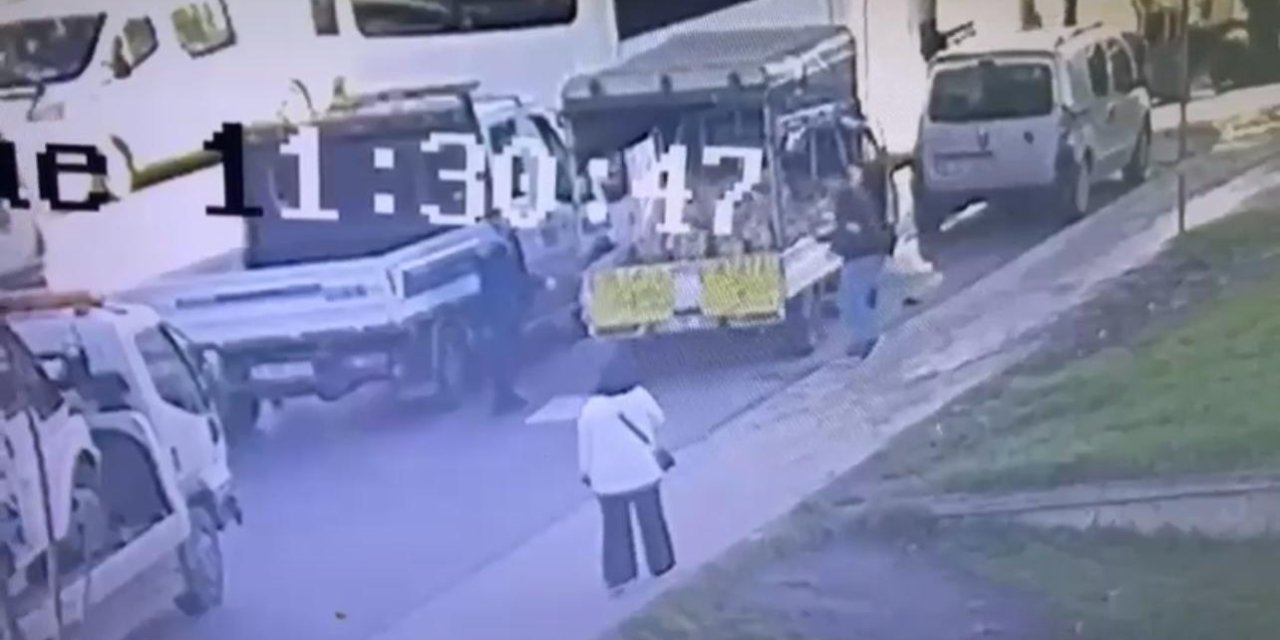 Bağcılar'da Zabıtaya Döner Bıçaklı Saldırı Kamerada