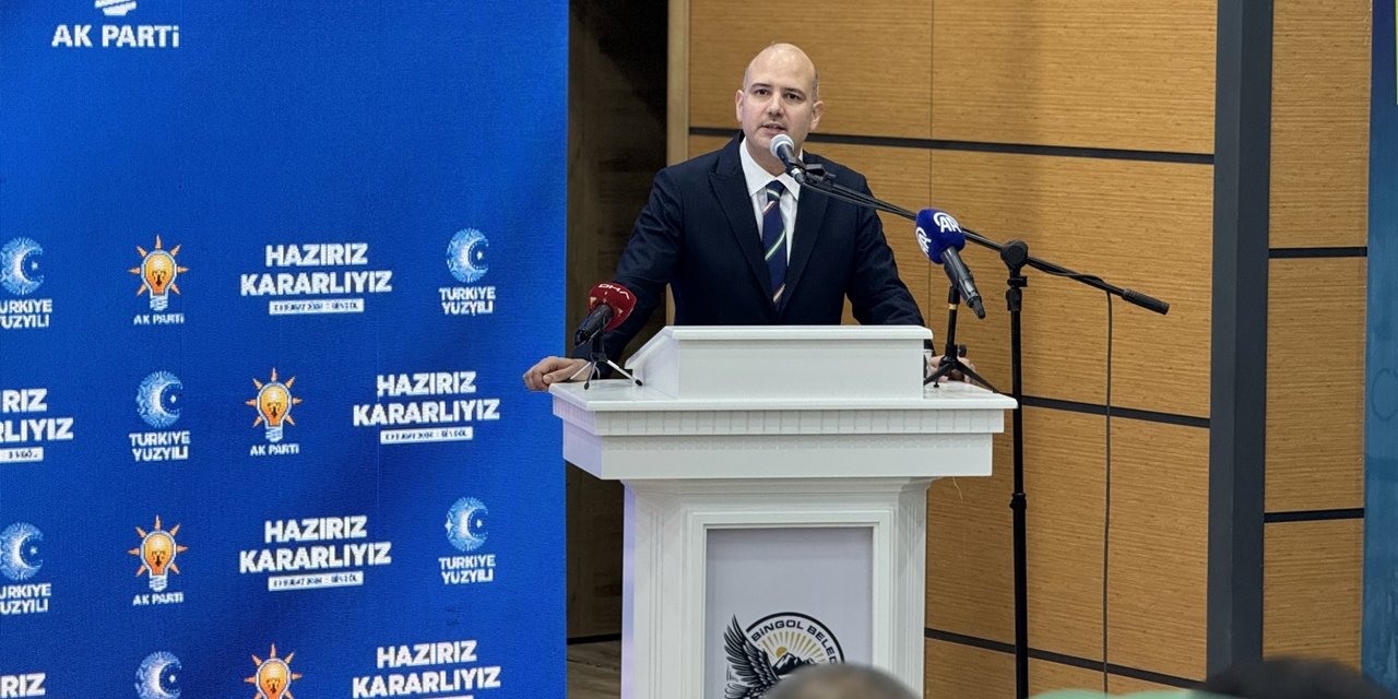 Ak Parti'li İleri: Birbirlerini Öve Öve Bitiremeyenler, Şimdi Düşman Kesilmişler