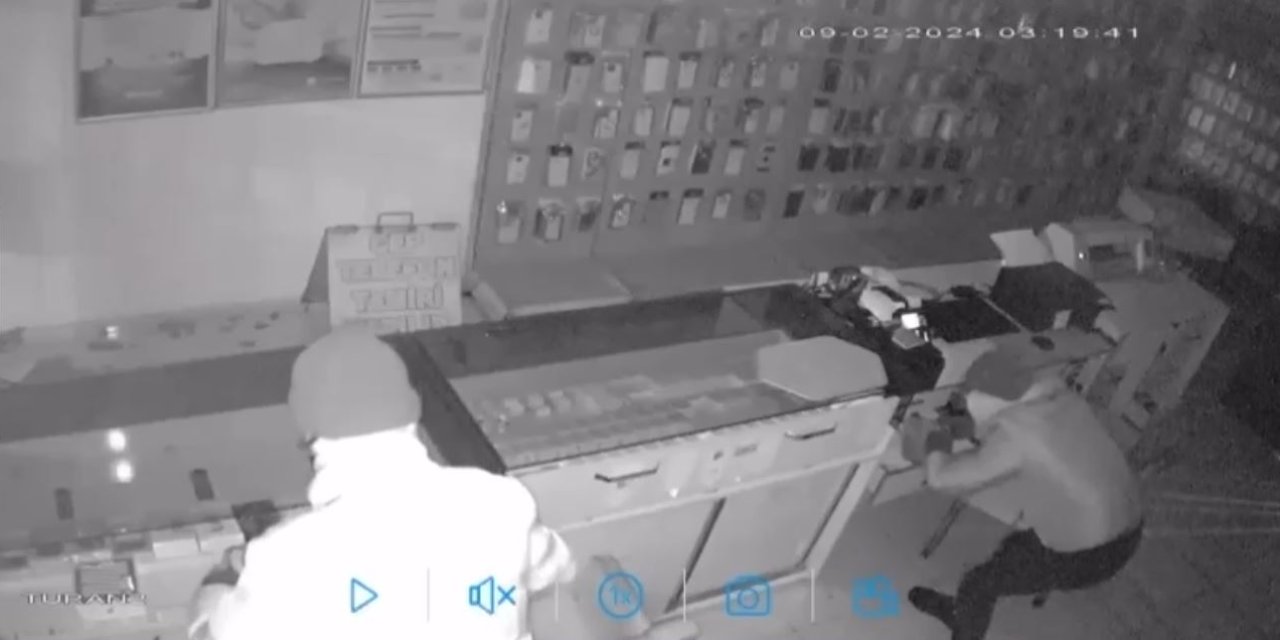 İş Yerinden Tablet Ve Cep Telefonu Hırsızlığı Kamerada