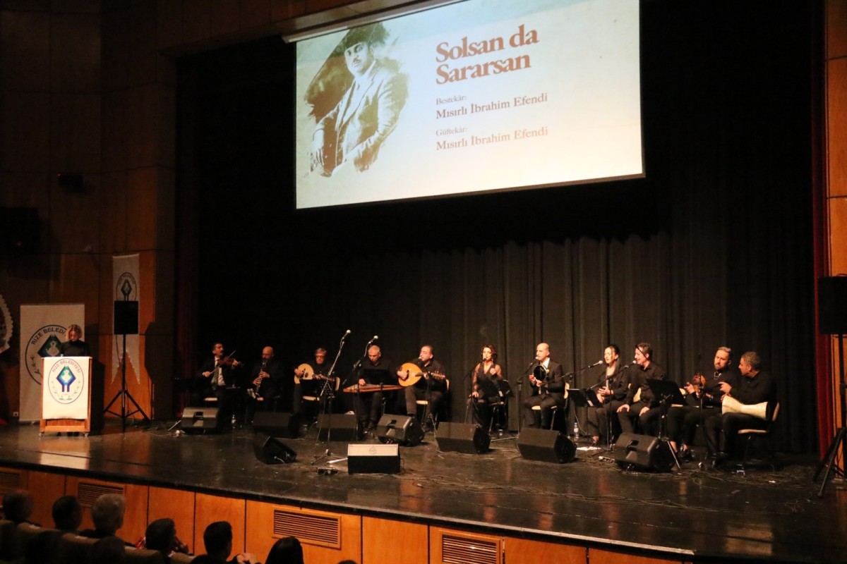 Rize'de Türk Sanat Müziği Konserine Yoğun İlgi