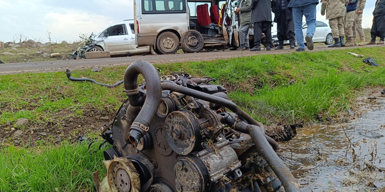 Şanlıurfa'da 3 Aracın Karıştığı Kazada 6 Kişi Yaralandı