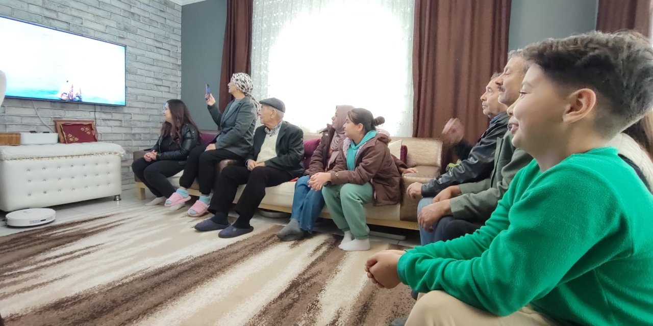 Gezeravcı'nın Dünya'ya Dönüşü Baba Ocağında Heyecanla Takip Edildi