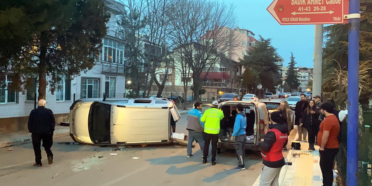 Edirne'de İki Otomobil Çarpıştı; 1 Yaralı