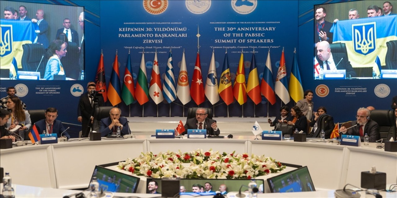 TBMM Başkanı Şentop, KEİPA Parlamento Başkanları Zirvesi’nde Ukrayna heyetinin eylemine müdahale etti