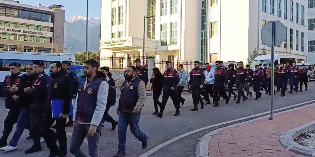 Denizli'de 43 Kaçak Göçmen Ve 13 Organizatör Şüphelisi Yakalandı
