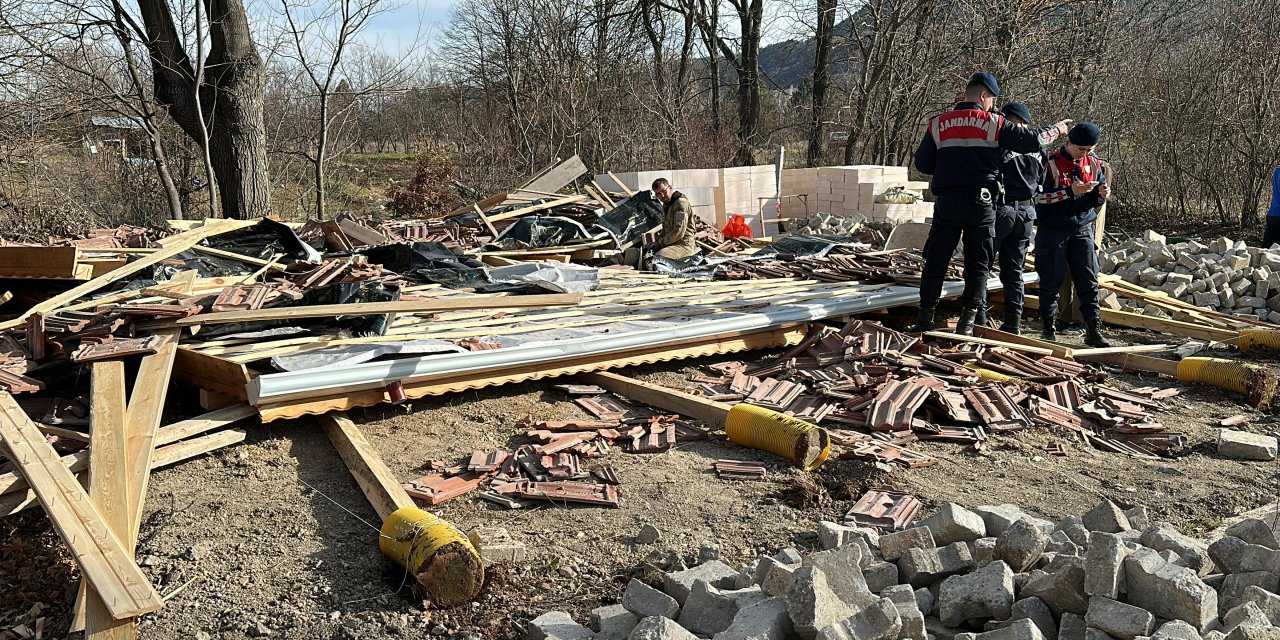 İnşaat Halindeki Bağ Evi Çöktü; Enkaz Altında Kalan Sahibi Öldü