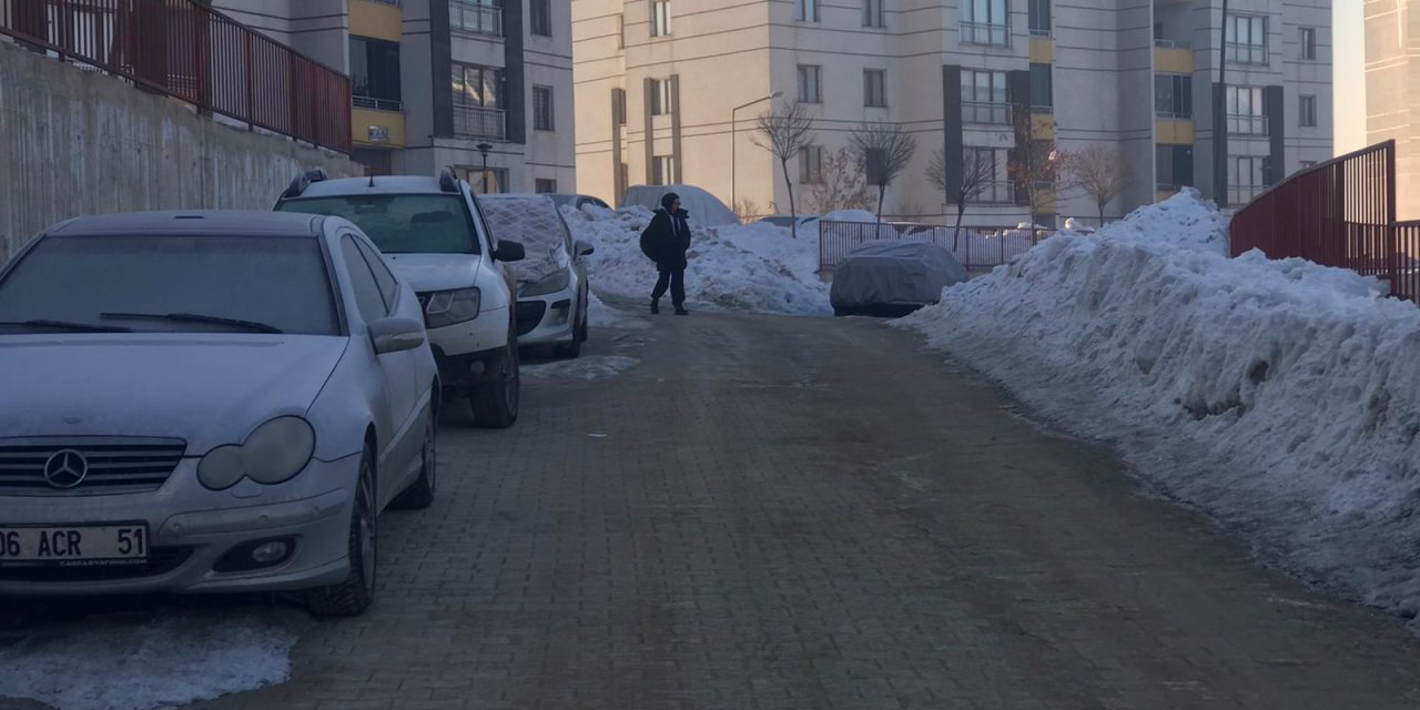 Yüksekova'da 4.4 Büyüklüğünde Deprem