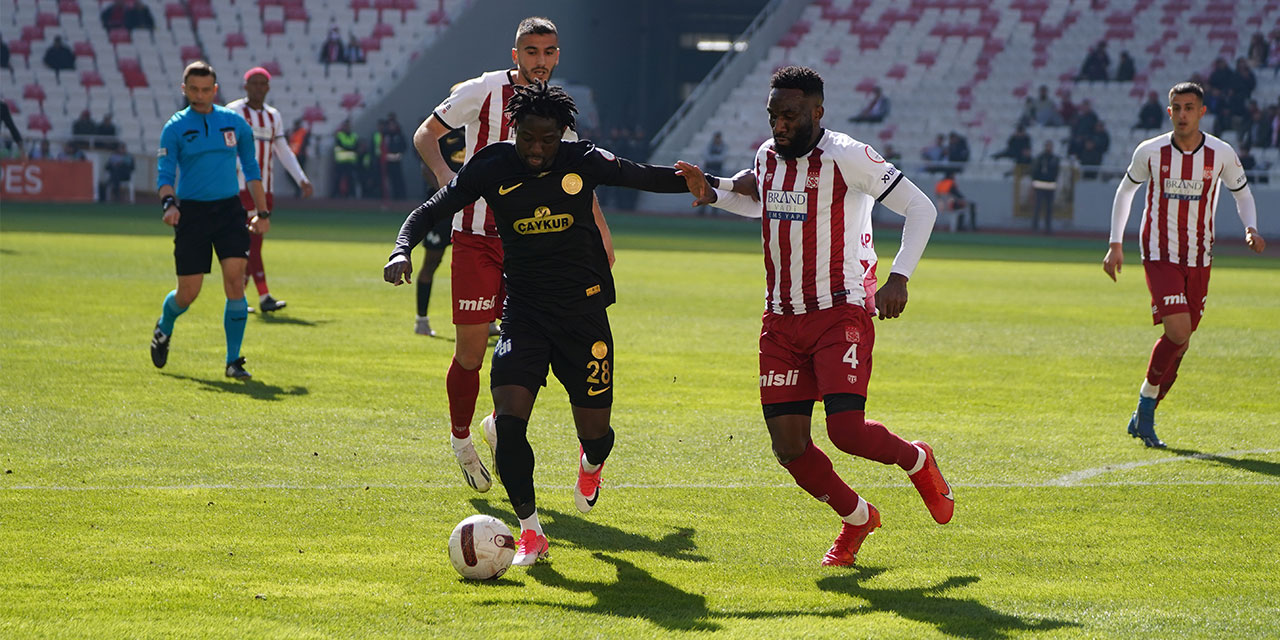 Çaykur Rizespor’un Deplasmanda Yüzü Gülmüyor. Sivas’ta da Kaybetti