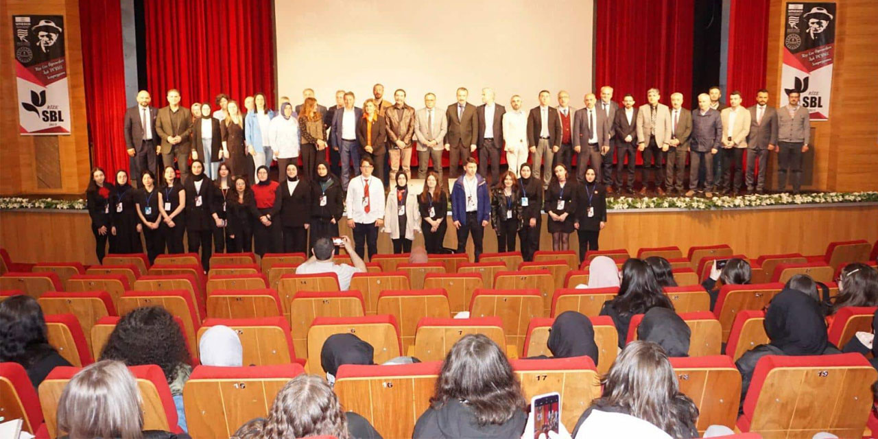 Aşık Veysel vefatının 50. yılında Rize'de anıldı