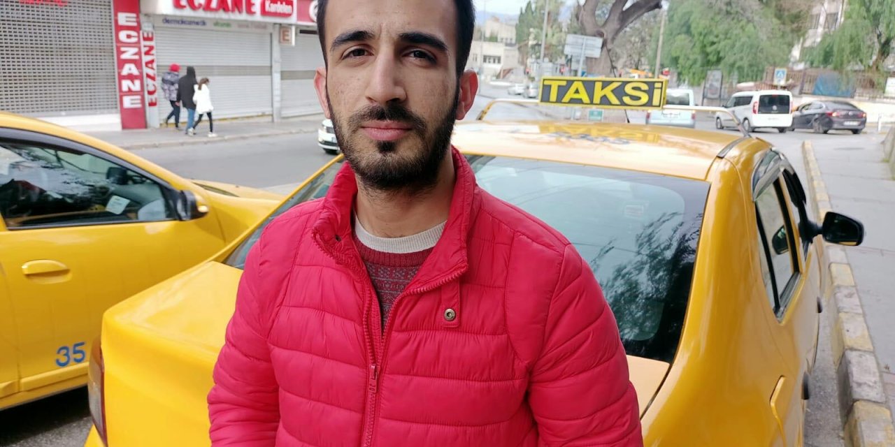 İzmir'de Taksiciye Yumruklu Saldırı Araç Kamerasında