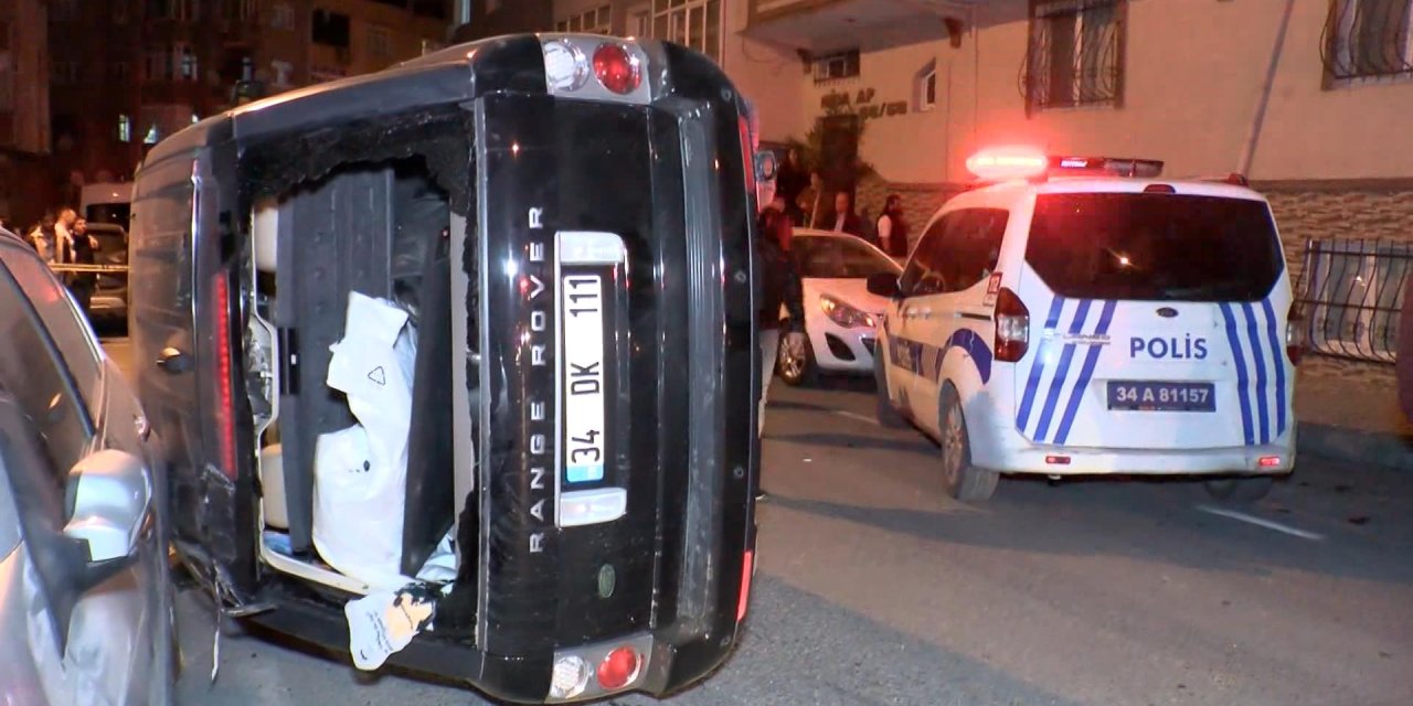 Gaziosmanpaşa'da Cip Sokaktaki 6 Araca Çarptı: 1 Yaralı