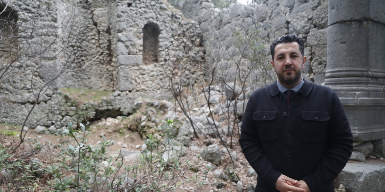 Antik Kentte 'Dedektörlü' Talan