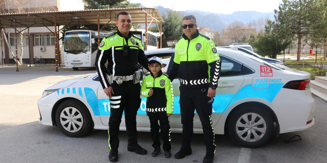 Oğuz Kağan’ın Trafik Polisi Olma Hayali, 1 Günlüğüne Gerçek Oldu