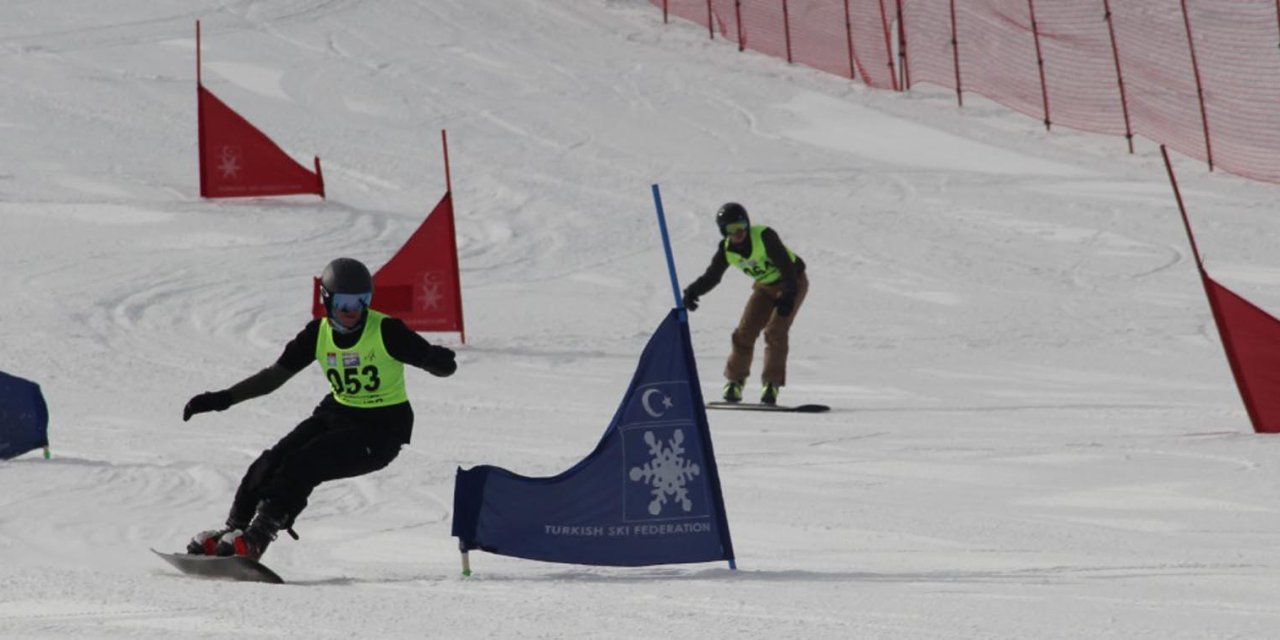 Snowboard Türkiye 2'nci Etap Şampiyonası Erzincan'da Başladı