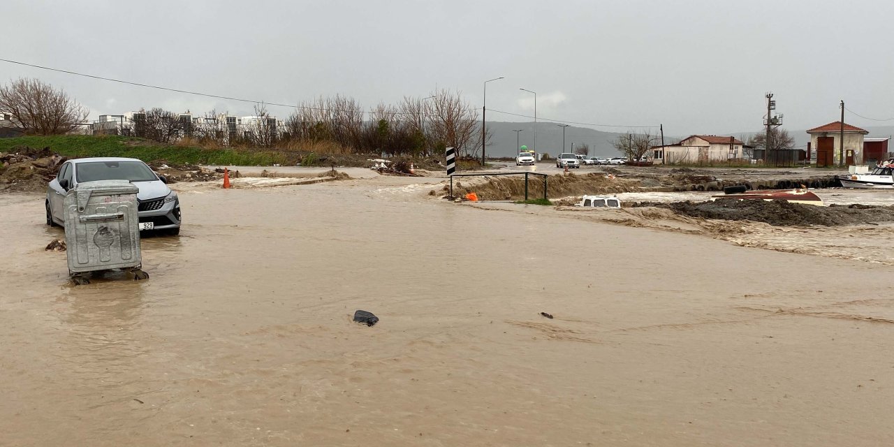 Çanakkale'de Sağanak; Kepez Çayı Taştı