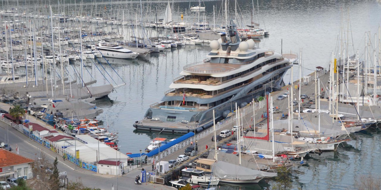 Jeff Bezos'un Ultra Lüks Yatı 'Flying Fox' Fethiye'de