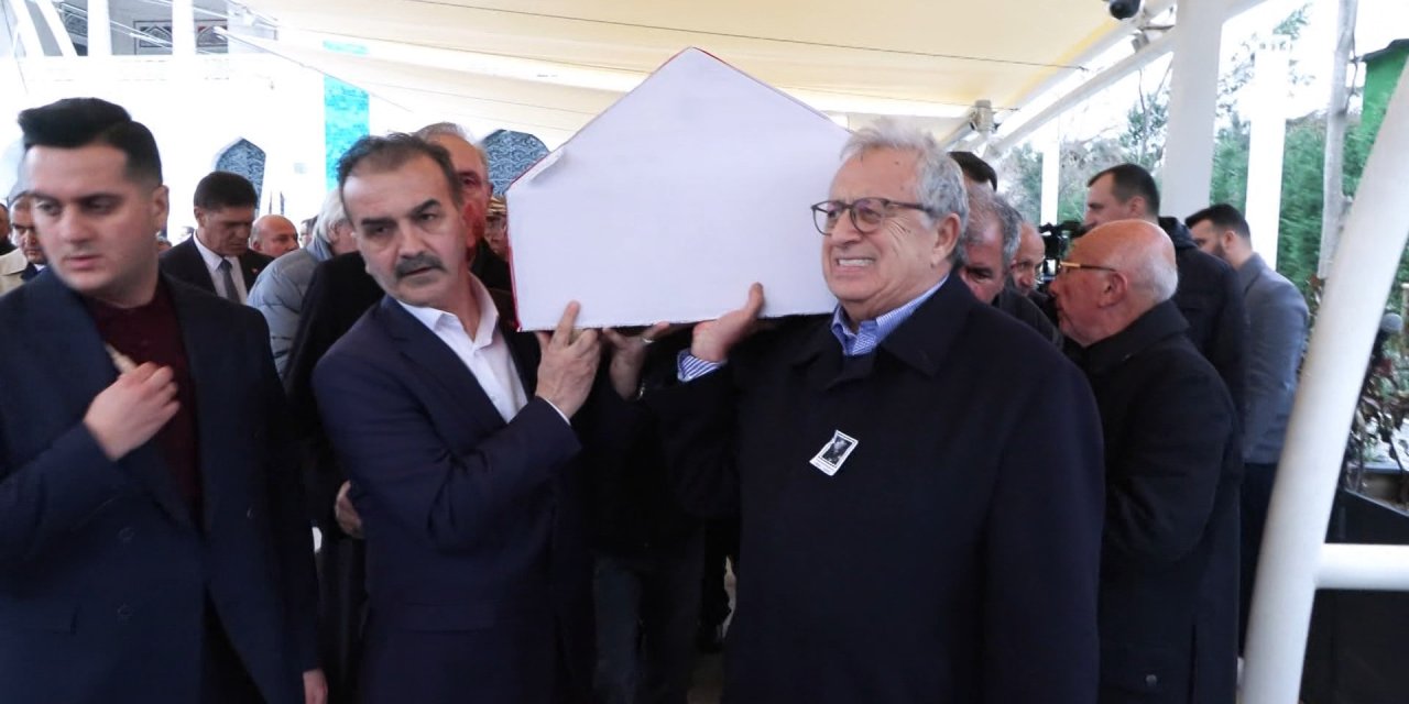 Eski Devlet Bakanı Yılmaz Karakoyunlu Son Yolculuğuna Uğurlandı