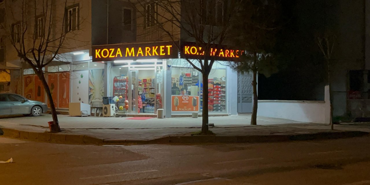 Yüksek Ses Uyarısı Yapan Market Sahibi Bıçaklı Saldırıda Yaralandı