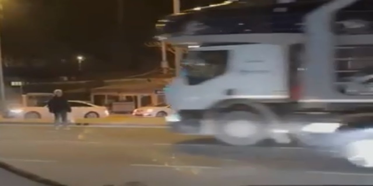 Yolun Karşısına Geçerken Tır'ın Çarptığı Menajer Öldü; Kaza Anı Kamerada