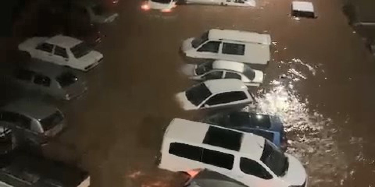 Antalya'da Şiddetli Yağış Hayatı Olumsuz Etkiledi-2