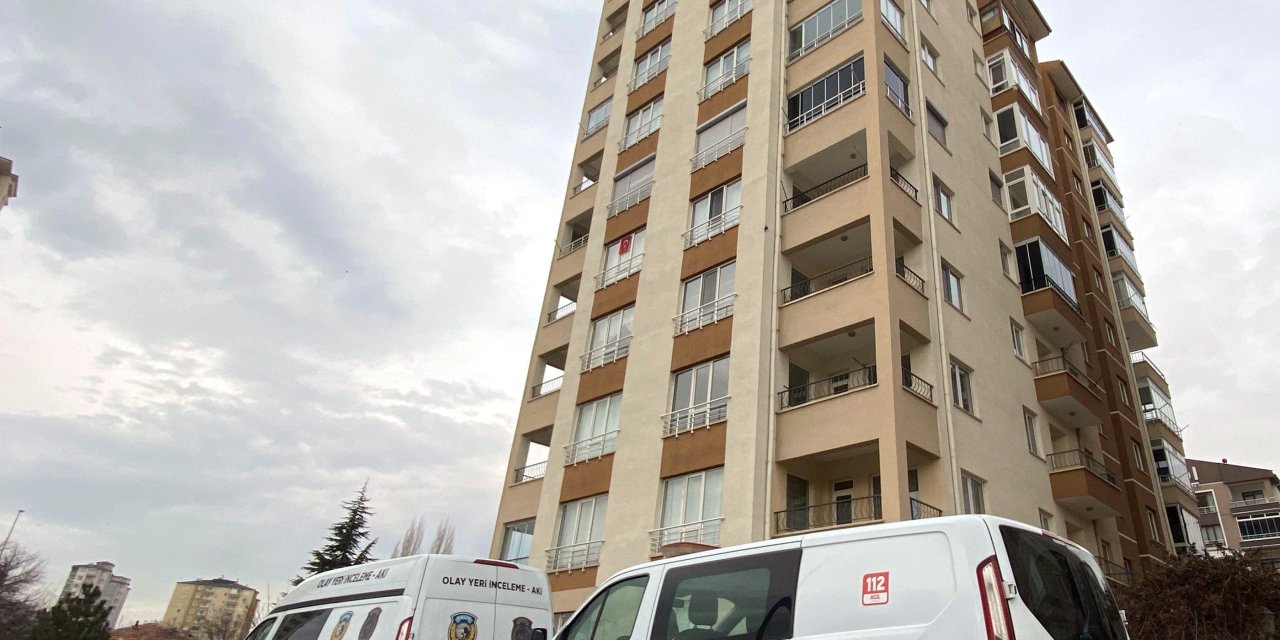 1 Ay Önce Taşındığı 6'ncı Kattaki Dairenin Balkonundan Düşüp Öldü
