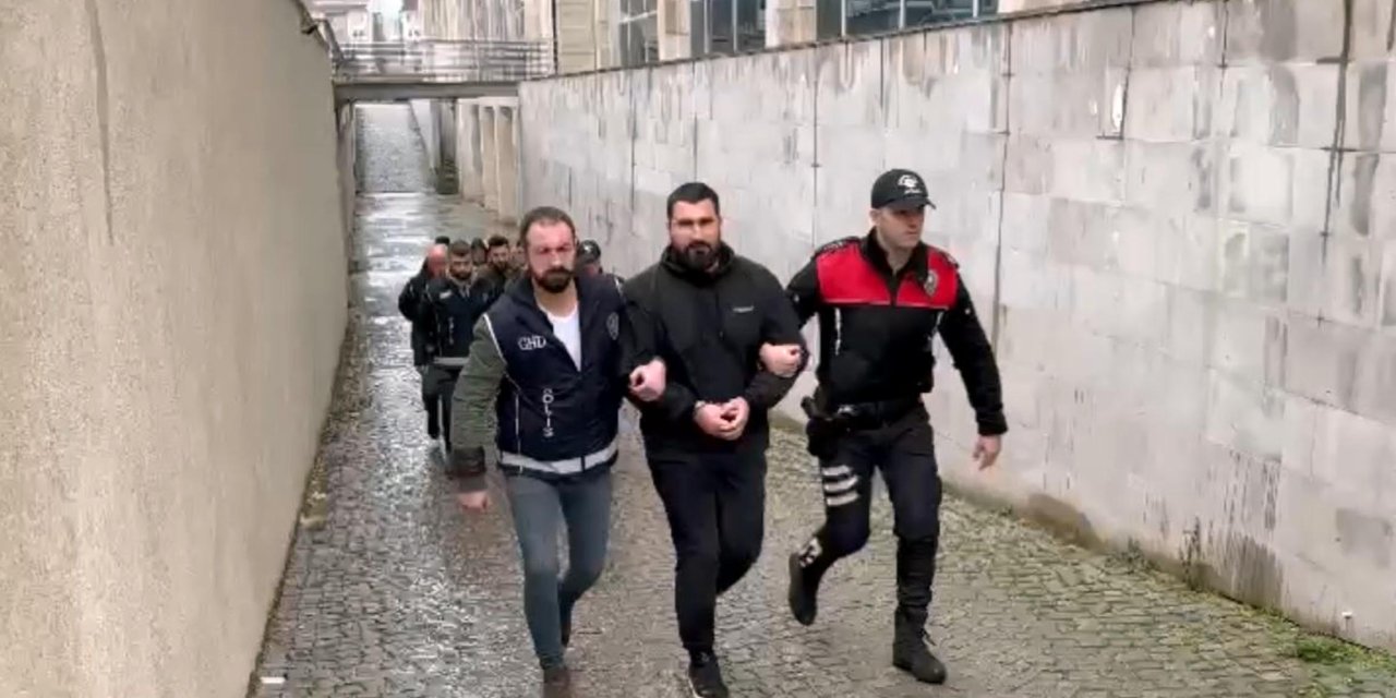 Edirne'de 8 Göçmen Kaçakçısı Tutuklandı