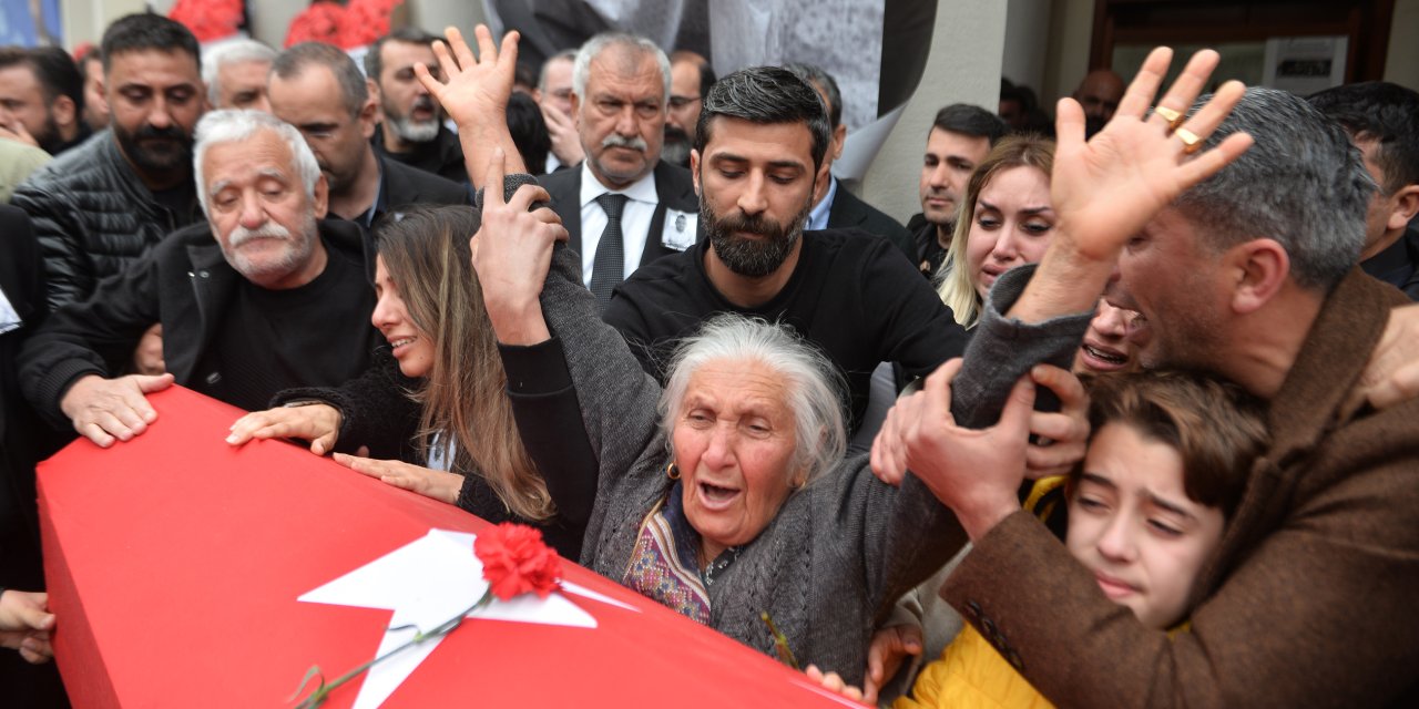 Adana Büyükşehir Belediye Başkanı Karalar'ın Özel Kalem Müdür Vekili İçin Tören Düzenlendi