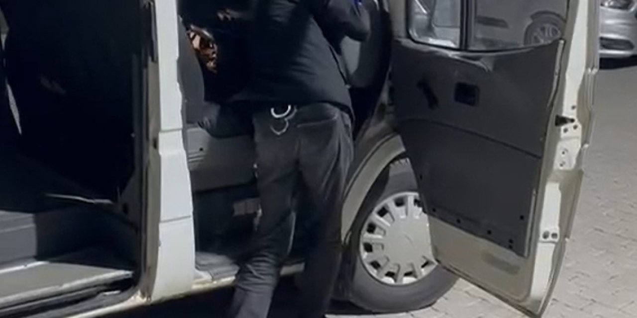 Minibüste 1 Kilo 105 Gram Bonzai Ele Geçirildi