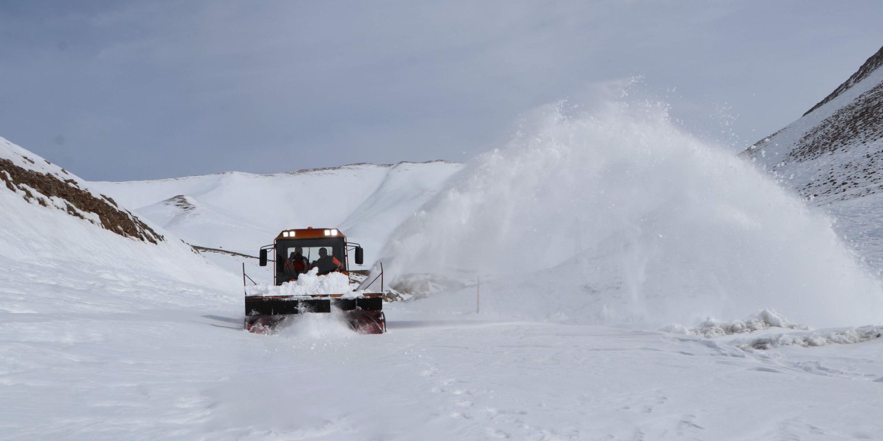 53 Gündür Kapalı Olan Van-bahçesaray Kara Yolunda Çalışma