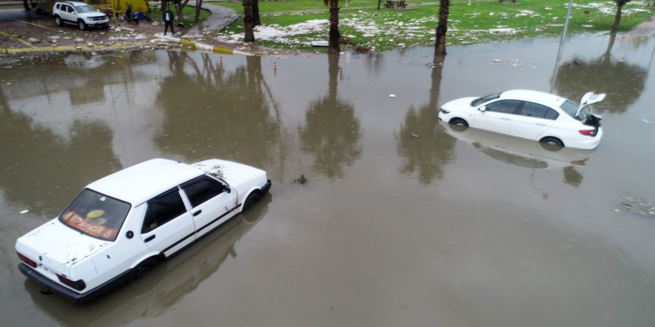 Antalya'yı Sağanak Vurdu; 5 İlçede Okullar Tatil (8)