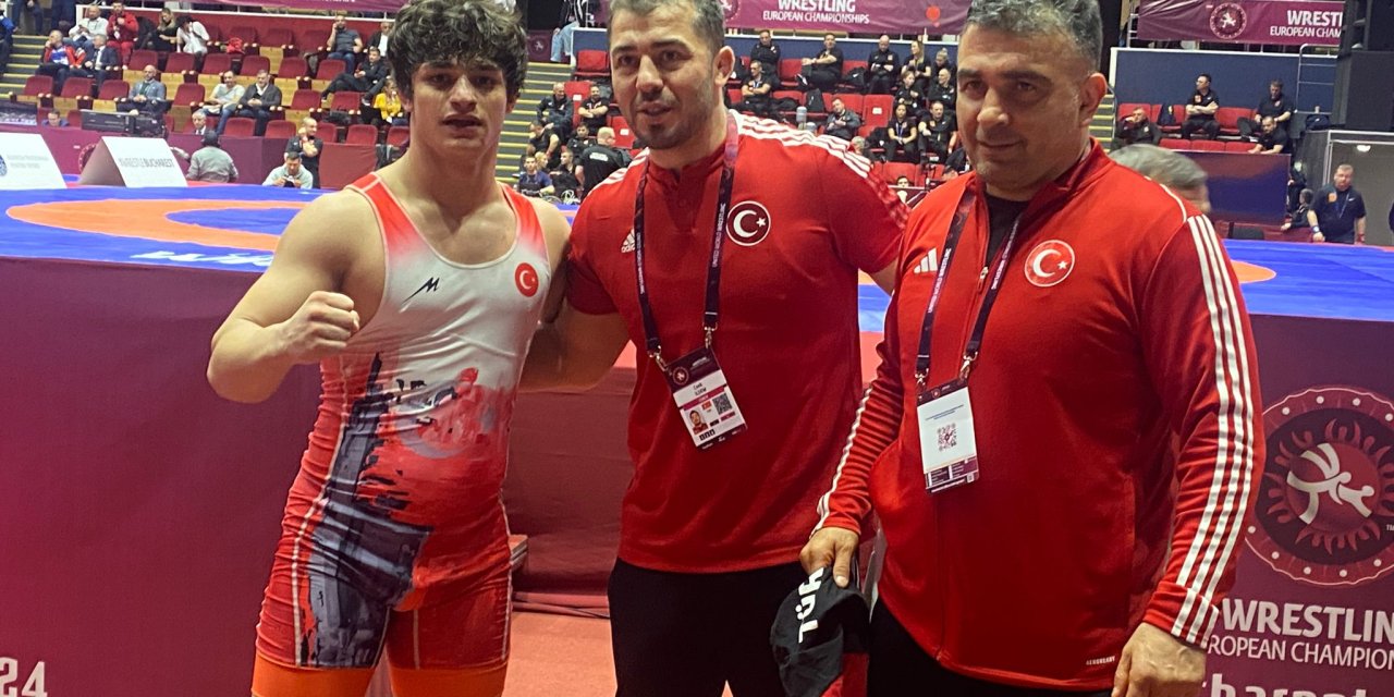 (Son Dakika) Milli Güreşçi Alperen Berber, Avrupa Şampiyonası’nda Finale Yükseldi