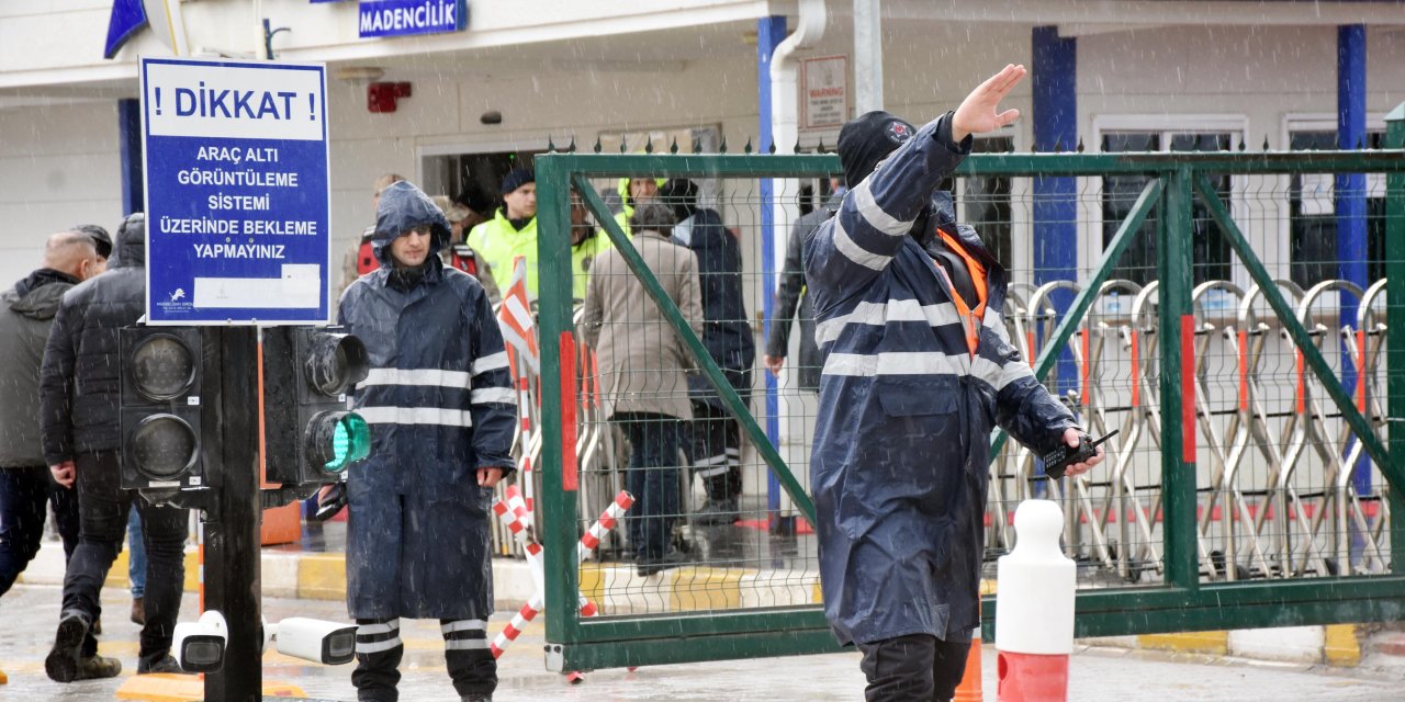 Maden Sahasında Toprak Altında Kalan 9 İşçiyi Arama Çalışmalarında 2’nci Gün (2)