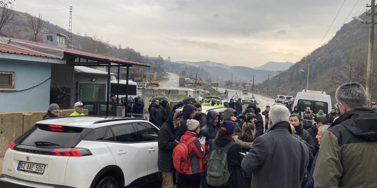 Tunceli’den Erzincan’a Eylem Amaçlı Geçişler Kısıtlandı; Karara Uymayan 4 Kişiye Gözaltı